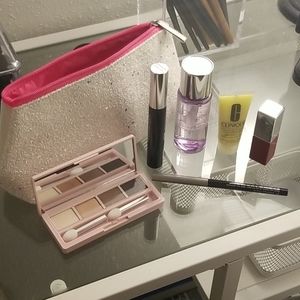 Clinique 7 makeup piece set
